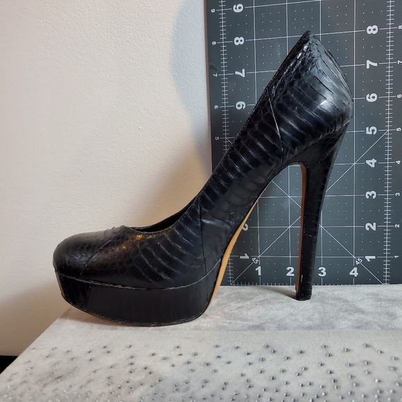 House of Harlow 1960 Black Snake Leather, Pin-Up Sexy Pump Heels - Picture 8 of 15